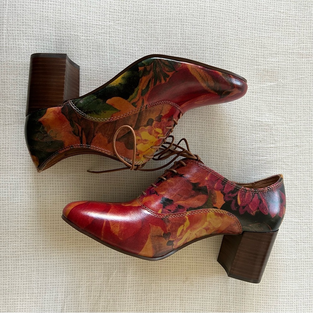 Patricia Nash Floral Pumps